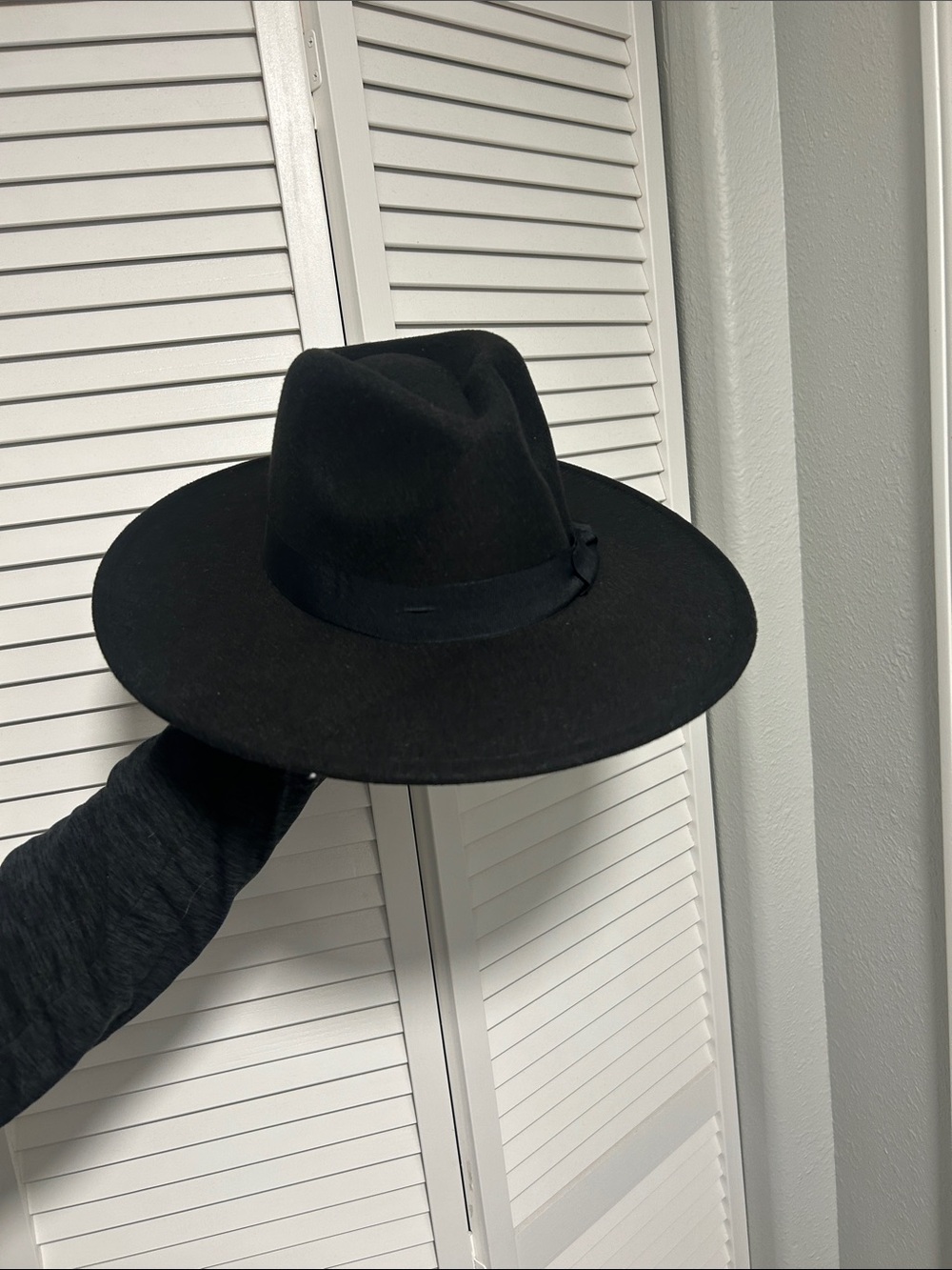 Black Wide-Brim Fedora Hat